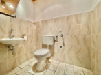 Freiraum für Ihre Ideen! Einfamilienhaus mit Entfaltungspotenzial in Lähden! - Gäste - WC Dachgeschoss
