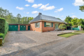 Bild - Auf einer Ebene mit der Natur: Walmdachbungalow mit Gartenpark direkt am Wald in Meppen-Borken!