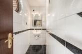 Gäste-WC - Groß gedacht, vielseitig gemacht: Wohnhaus mit Doppelgarage & 2.143 m² Grundstück in Rühle!