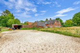 Bild - Gut Ding will Weide haben: Zweifamilienhaus mit Stallgebäude auf 4.722 m² Grundstück in Haren/Erika!