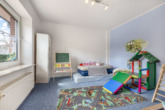 Schlafen 2 Erdgeschoss - Gut Ding will Weide haben: Zweifamilienhaus mit Stallgebäude auf 4.722 m² Grundstück in Haren/Erika!