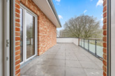 Dachterrasse - Wohnen am Gutshof in Haselünne: Altersgerechte Neubau-Obergeschosswohnung in idyllischer Lage!