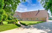 Bild - Alte Mauern, neue Energie – Resthof mit PV-Anlage auf über 1 Hektar Land in Geeste-Dalum!