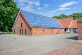 Bild - Alte Mauern, neue Energie – Resthof mit PV-Anlage auf über 1 Hektar Land in Geeste-Dalum!