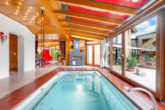 SPA-Bereich Whirlpool - rechter Flügel - Mallorquinische Eleganz auf norddeutschem Boden – Ein Refugium für besondere Ansprüche
