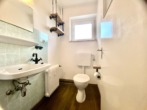 Gäste-WC - Helle Räume, top gelegen: 3-Zimmer-Wohnung mit Loggia & Stellplatz in Meppen Esterfeld zur Miete!