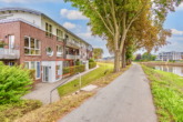 Bild - Am Wasser wohnen, in der Tiefgarage parken: Erdgeschosswohnung am Deichort mit Tiefgaragenstellplatz