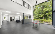 Eingangsbereich - Geschäftstüchtig² – Junges & repräsentatives Bürogebäude mit Wärmepumpe & PV-Anlage in Meppen-Nödike