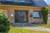 Bild - Profitables Wohnobjekt: Einfamilienhaus mit zwei vermieteten Wohneinheiten und Gastherme aus 2021!