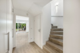 Diele / Eingangsbereich - Klar geplant, modern weitergedacht, klug modernisiert – gepflegte Doppelhaushälfte in Meppen-Nödike!