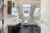 Tageslichtbad - Dachgeschoss - Klar geplant, modern weitergedacht, klug modernisiert – gepflegte Doppelhaushälfte in Meppen-Nödike!