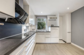 Küche - Klar geplant, modern weitergedacht, klug modernisiert – gepflegte Doppelhaushälfte in Meppen-Nödike!