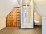 Standard kann jeder: Außergewöhnliche Innenarchitektur - 60 qm Wintergarten - ELW - am Kanal! - Badezimmer Spitzboden