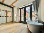 Standard kann jeder: Außergewöhnliche Innenarchitektur - 60 qm Wintergarten - ELW - am Kanal! - Tageslichtbad Erdgeschoss