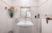 Gäste-WC - Privatpark statt Schrebergarten – Wohnhaus auf 9.800 m² Grundstück in Twist-Bült!