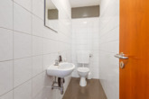 Gäste-WC - Rundum Paket fürs Geschäft: Gewerbefläche mit Lager & Büro auf ca. 163 m² in Osterbrock zur Miete!