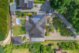 Bild - La Dolce Vita daheim! Junge Stadtvilla im mediterranen Stil mit Pool, PV-Anlage und Feldblick!