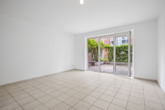 Wohnzimmer - Am Wasser wohnen, in der Tiefgarage parken: Erdgeschosswohnung am Deichort mit Tiefgaragenstellplatz