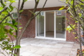 Terrasse - Am Wasser wohnen, in der Tiefgarage parken: Erdgeschosswohnung am Deichort mit Tiefgaragenstellplatz