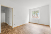 Schlafen 1 - Betongold mit Aussicht auf Rendite: freie 3-Zimmer-Wohnung mit Loggia in Lingen!