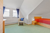 Bungalow mit kontinuierlichen Upgrades: Drei Schlafzimmer pro Etage, Sommergarten und Pelletofen! - Kinder - / Gäste - / Bürozimmer 3