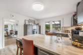 Küche - Neuer Look, neue Möglichkeiten: Modernisiertes EFH mit Garage, Garten und flexiblem Raumangebot