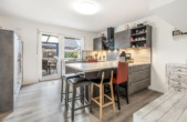 Küche - Neuer Look, neue Möglichkeiten: Modernisiertes EFH mit Garage, Garten und flexiblem Raumangebot