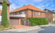 Bild - Anlegen mit Aussicht – voll vermietetes 4-Parteienhaus mit Einbauküchen & Carports in guter Wohnlage