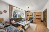 Wohnzimmer - Stadtnah und begehrt: gepflegtes Einfamilienhaus mit Garage und Garten in Esterfeld