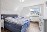 Schlafen 2 Dachgeschoss - Schlüssel umdrehen, Zuhause genießen – Sanierte und modernisierte Wohnimmobilie in Twist-Siedlung!