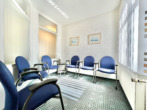 Büro-/Kanzlei-/Praxisfläche im urbanen Kern mit Emsblick: 270 m², verteilt auf zwei Etagen + Aufzug - Wartebereich Obergeschoss