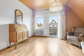 Schlafen 1 - Klassisch. Praktisch. Familiär – Einfamilienhaus in Hasenähe mit 3 SZ, Garten & Garage auf Erbpacht