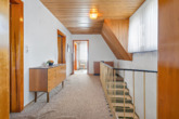 Flurbereich Dachgeschoss - Klassisch. Praktisch. Familiär – Einfamilienhaus in Hasenähe mit 3 SZ, Garten & Garage auf Erbpacht