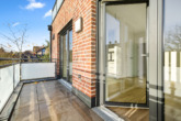 Balkon - Modern gebaut, oben gelegen: Neubauwohnung im Obergeschoss mit Aufzug in Lingen (Ems) zu mieten!