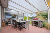 überdachte Terrasse - Ein Haus, viele Kapitel: Wohnhaus in Geeste – vielseitig nutzbar und zukunftsbereit!